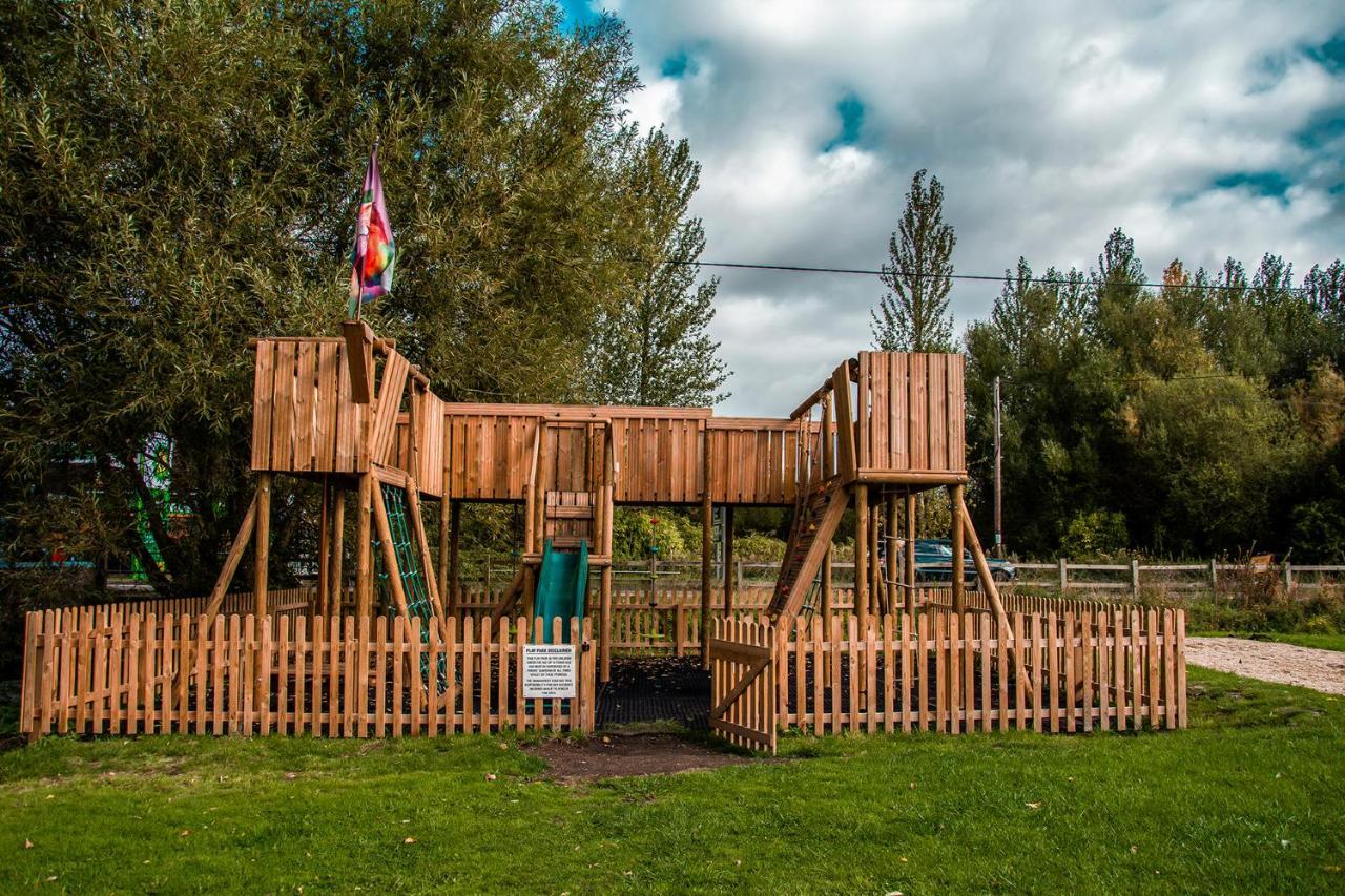 The George Inn Warminster Esterno foto