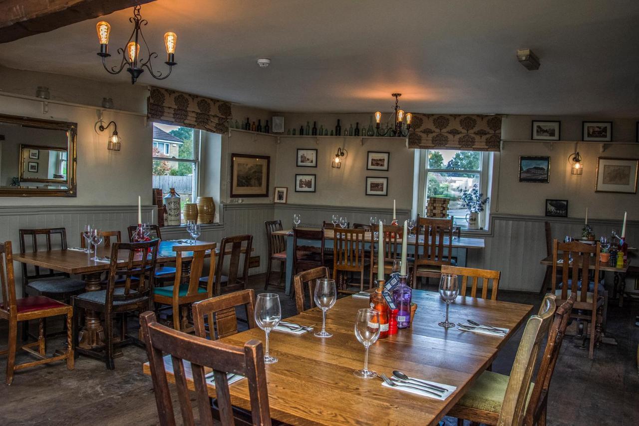 The George Inn Warminster Esterno foto