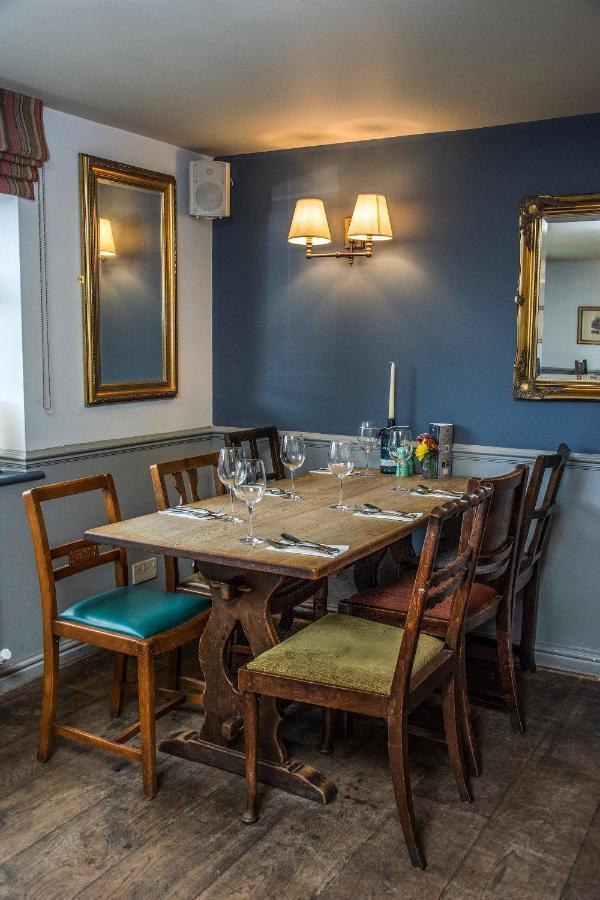 The George Inn Warminster Esterno foto
