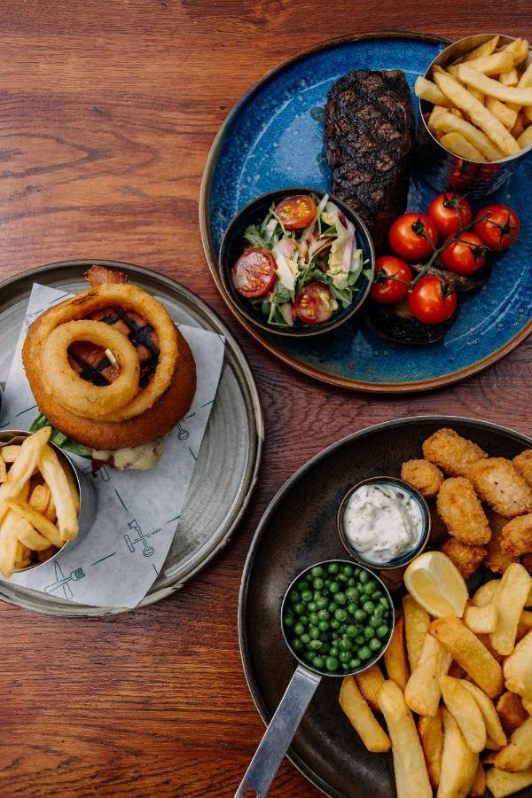 The George Inn Warminster Esterno foto