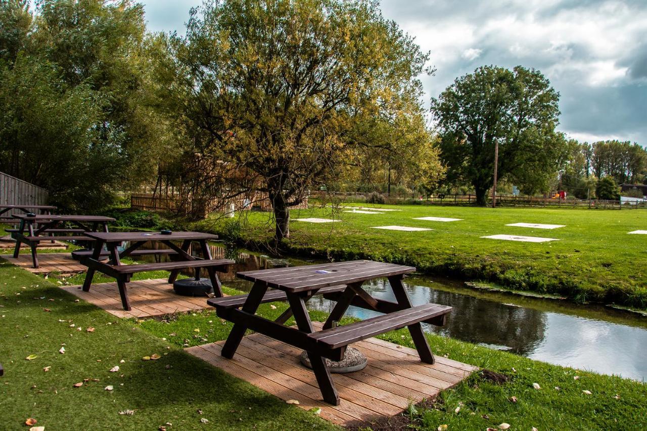 The George Inn Warminster Esterno foto