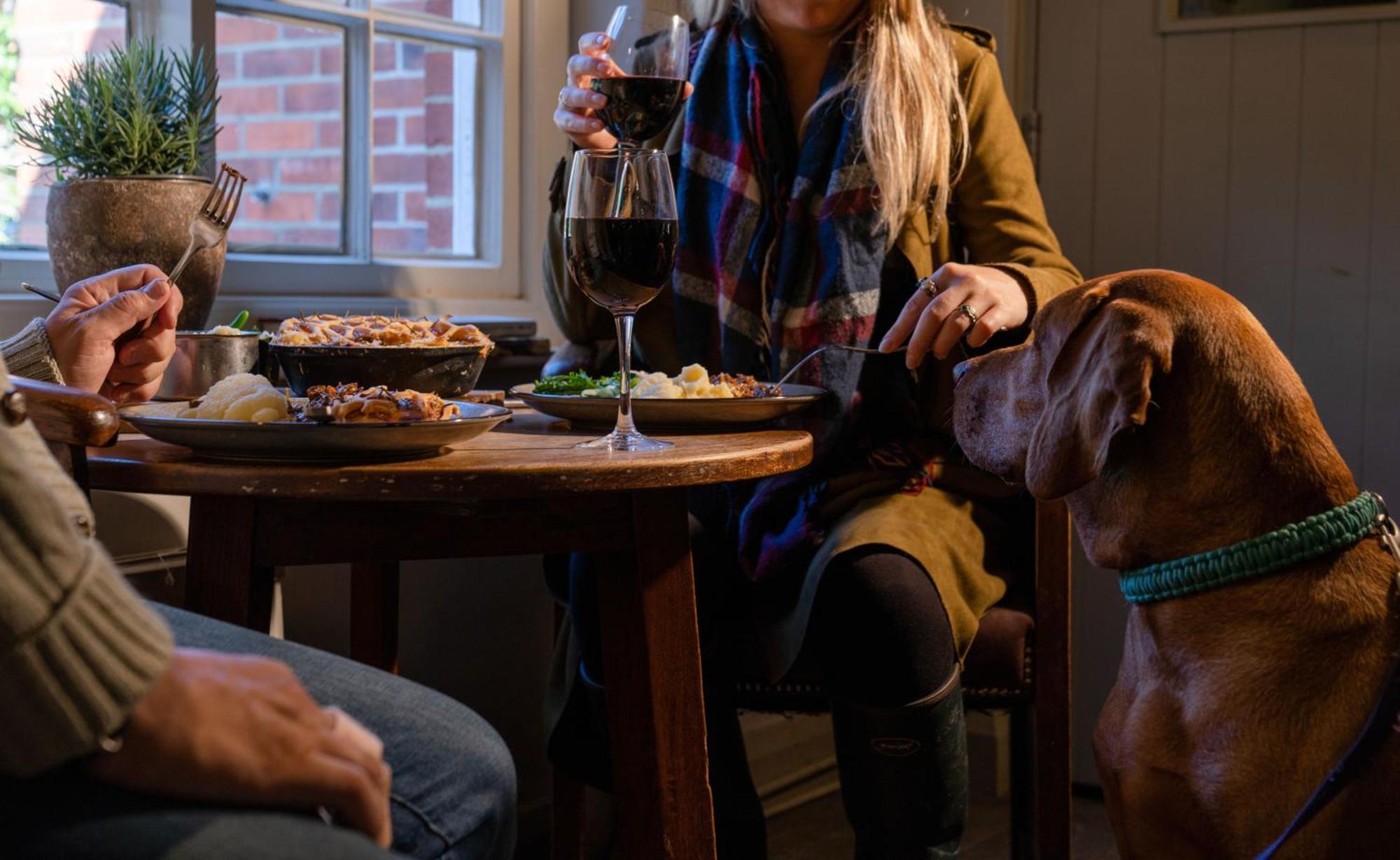 The George Inn Warminster Esterno foto