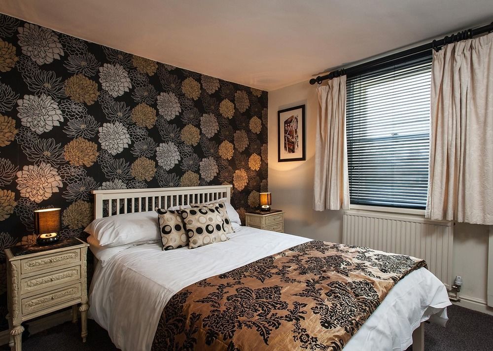 The George Inn Warminster Esterno foto